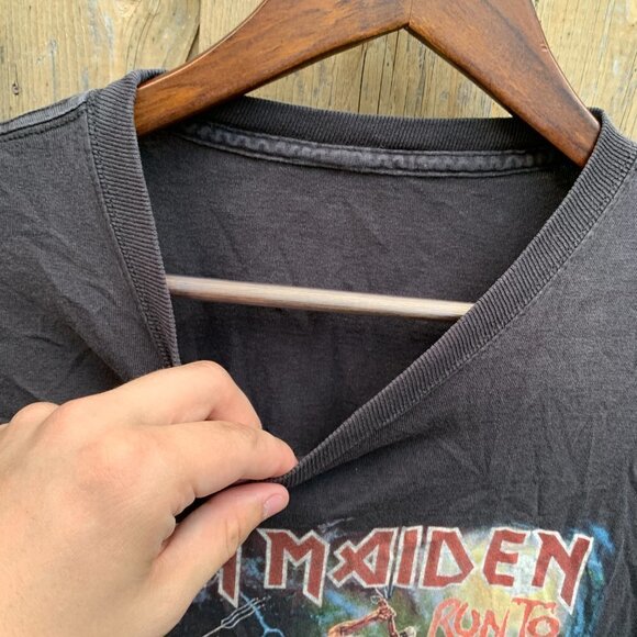 Vintage 2004 Iron Maiden Graphic T Shirt Run To The Hills - Picture 9 of 12